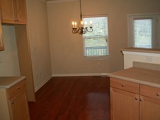 3rd image of 5156 Whiteoak Ter SE