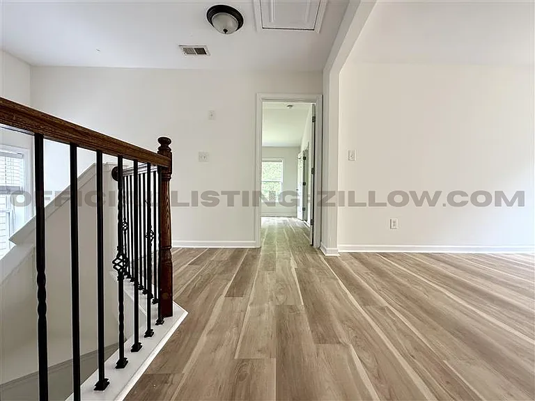 317 Grenier Ter — Photo 15
