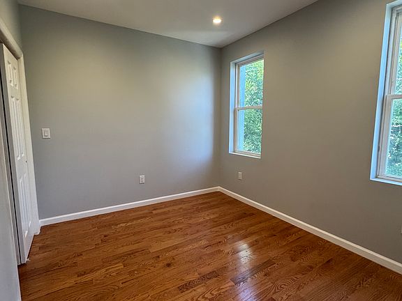5th image of 3422 Grace Ave Floor 2