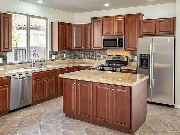 4th image of 980 W Cork Oak Pl