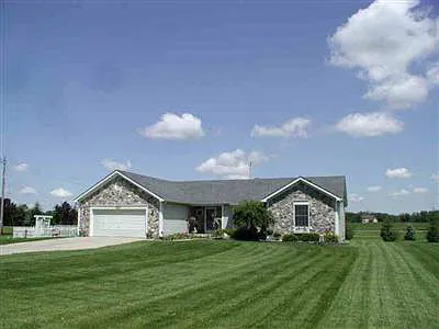 1421 Rose Center Rd photo 1