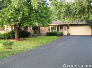 1610 Ranch Dr, McHenry, IL 60051