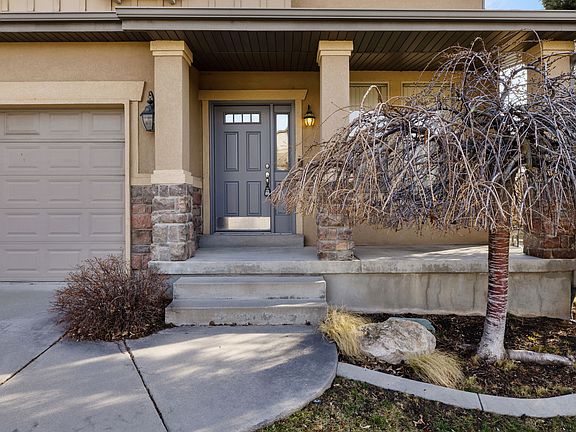 2nd image of 1420 E Firelight Way