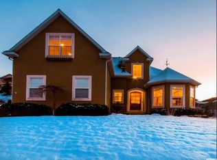 298 E Eagleridge Dr, North Salt Lake, UT 84054