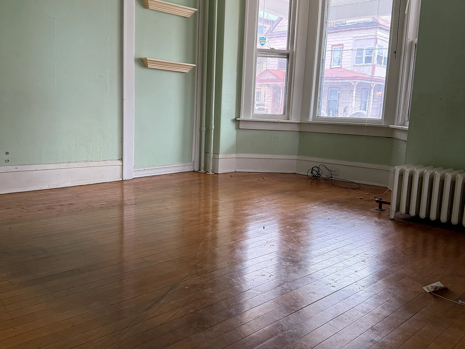 1 bed, 2500 sqft, $1,700 — Photo 3