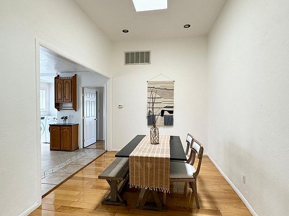 5th image of 1819 N Berendo St