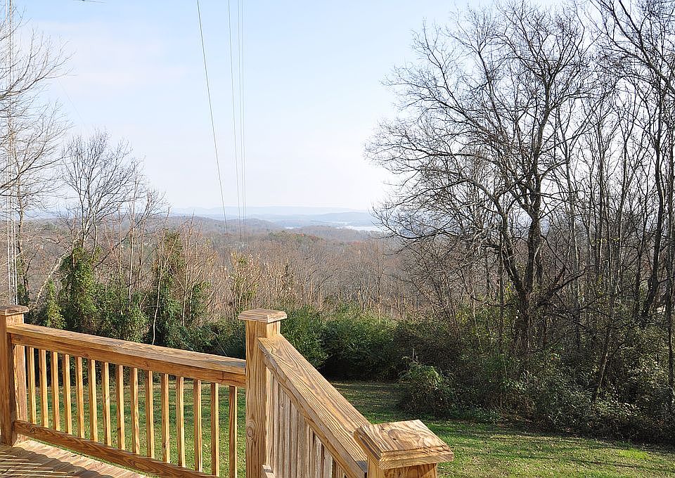 2nd image of 6550 Fairview Rd