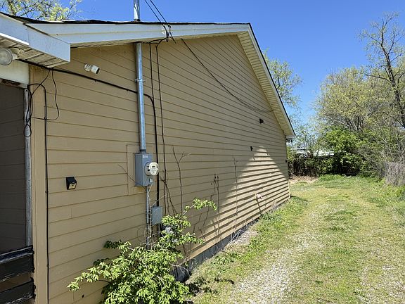 4th image of 303 Cainsville Rd