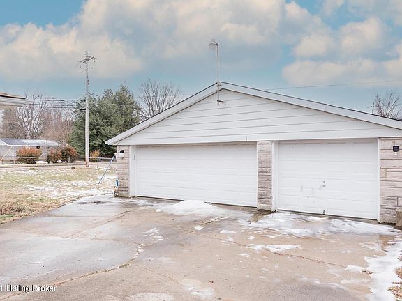 5th image of 10016 West Ave