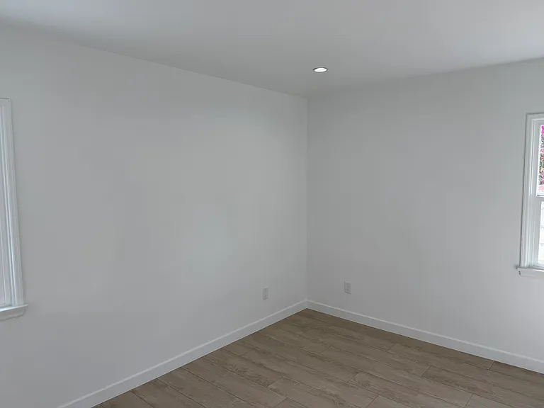 16918 Bassett St — Photo 13