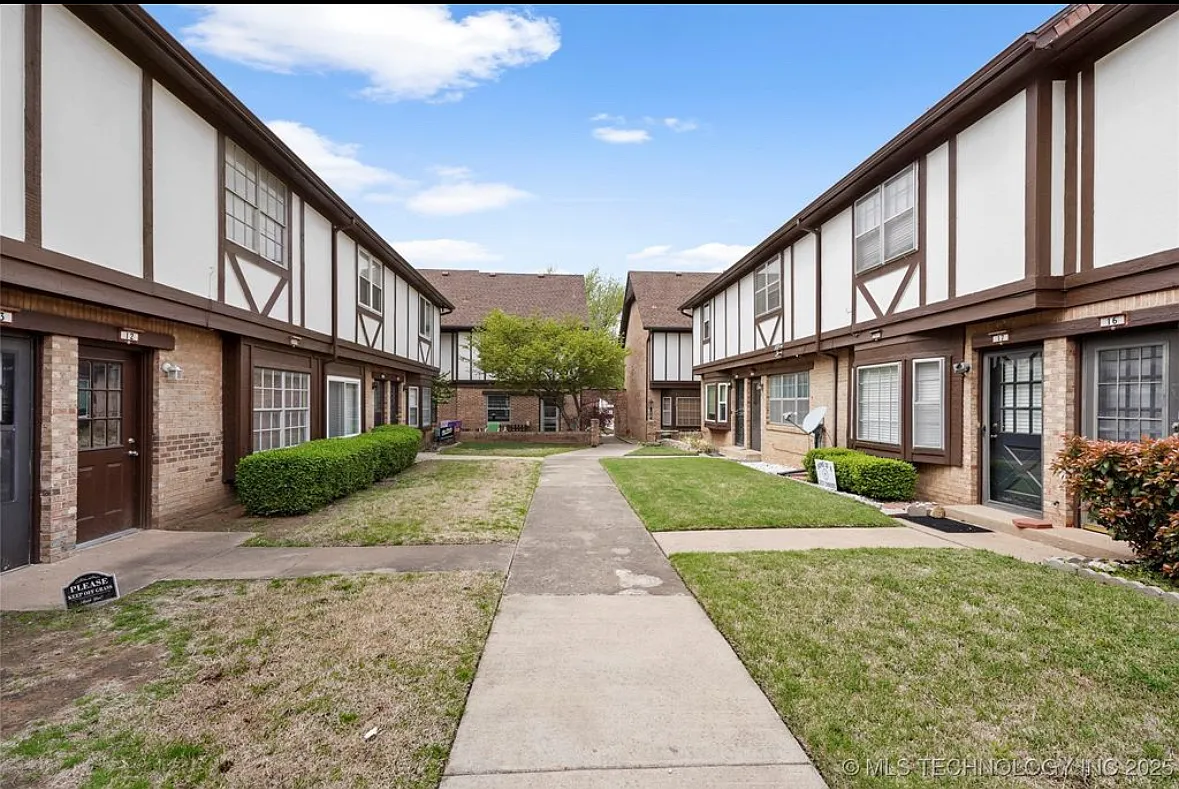 2 bed, 1.5 bath, 962 sqft, $1,550 — Photo 4