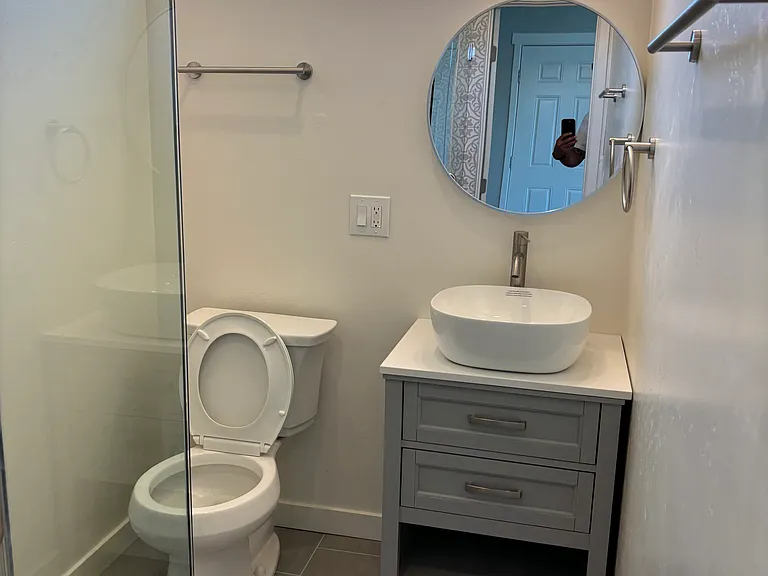 Bathroom vanity