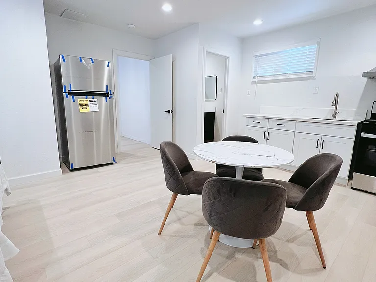 730 Amador Cir #1 — Photo 4