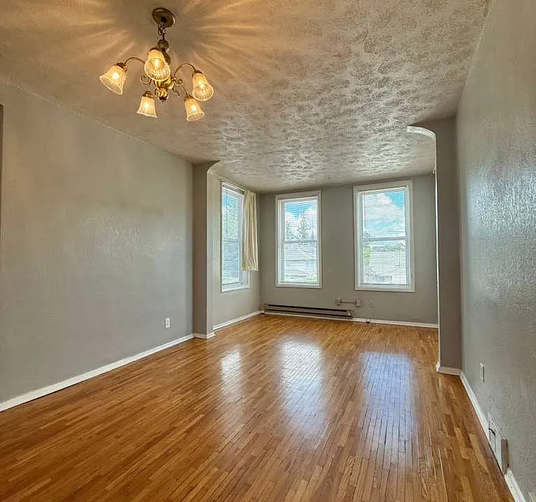176 S Chestnut St #6
