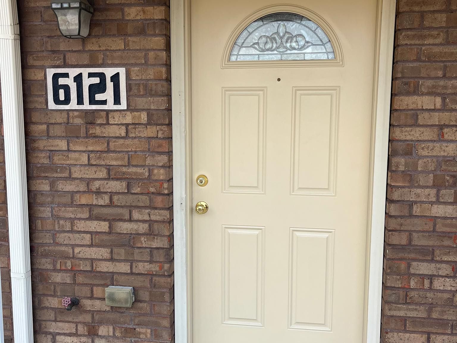 6121 Upper Hunters Trce, Louisville, KY 40216 Zillow