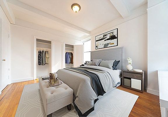 3rd image of 244 W 72nd St APT 16D