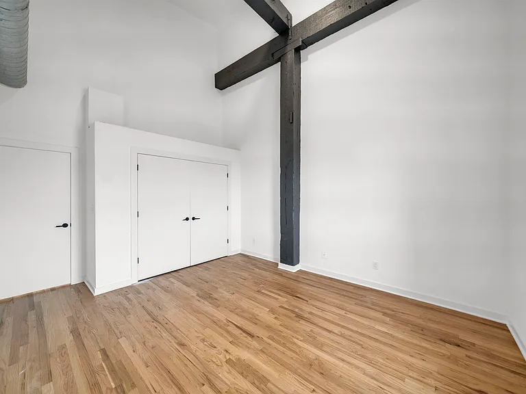 716 Madison St #301 — Photo 15
