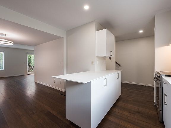 2nd image of 45185 Wolfe Rd #97