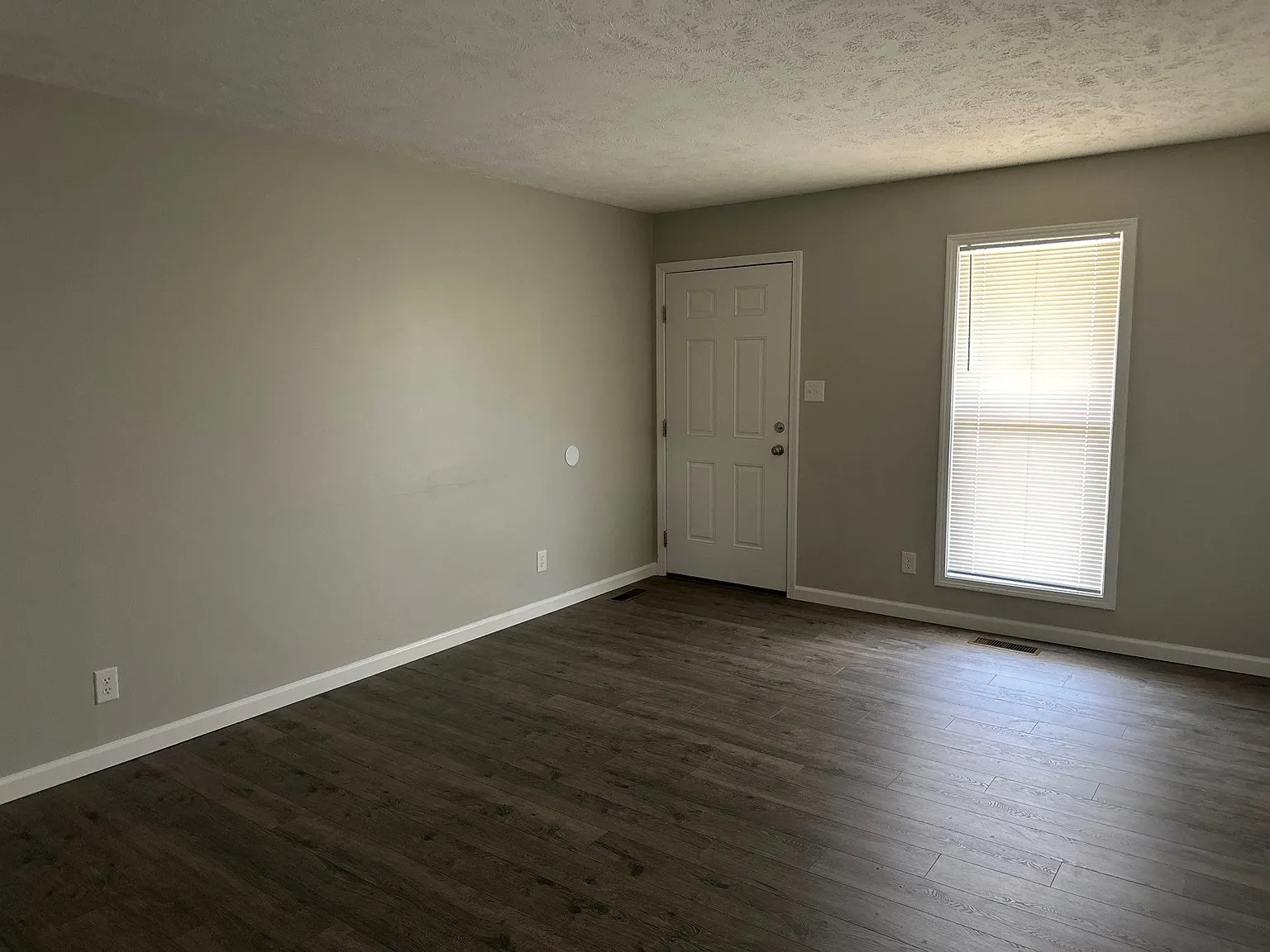 2 bed, 842 sqft, $1,150 — Photo 4