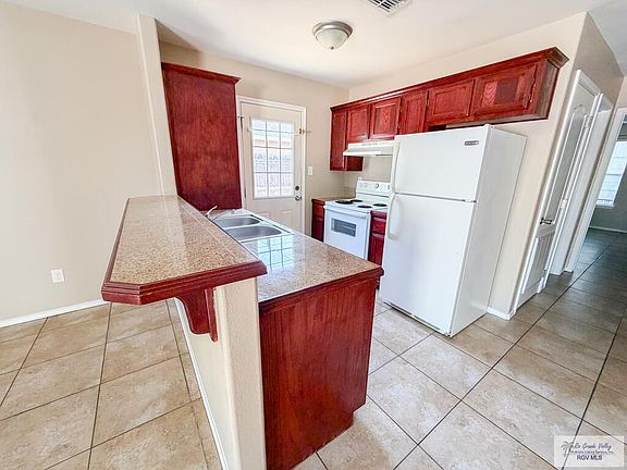 4th image of 3526 S Arroyo Park Ln APT A