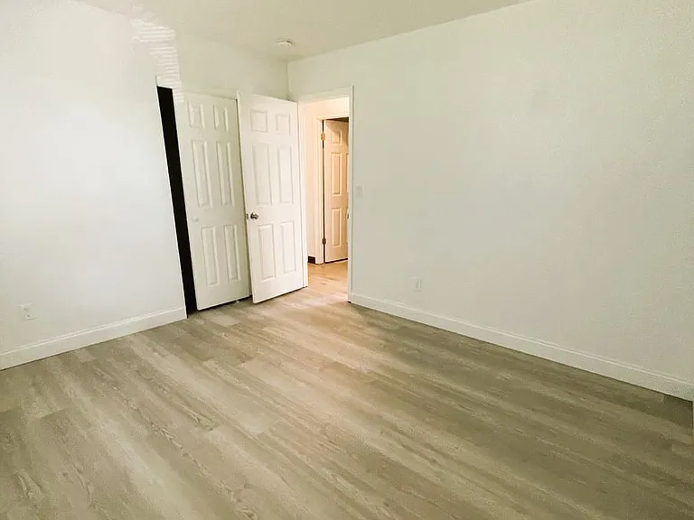 10437 Cable Ave — Photo 12