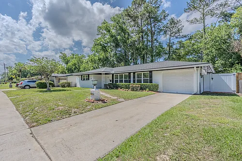 5203 Clarendon Rd Photo 1