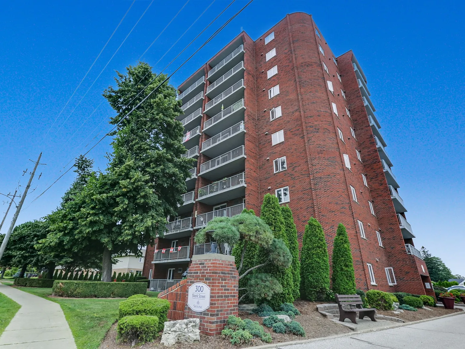 Bella Vista Apartments — Photo 3