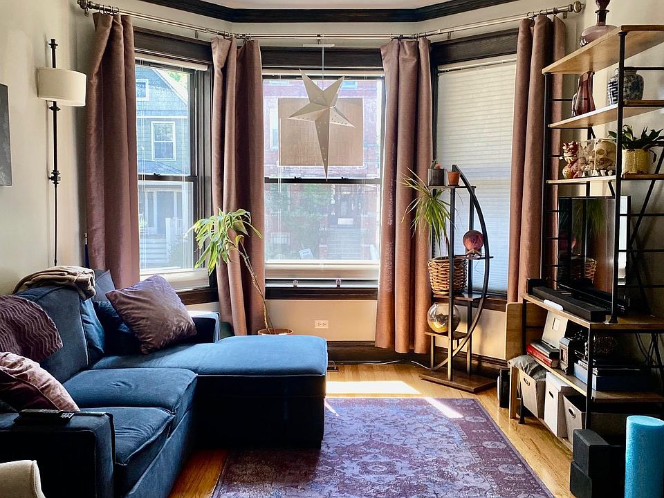 1st image of 3831 N Leavitt St #1