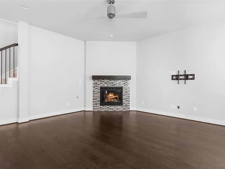 1131 Alpine Dr — Photo 20