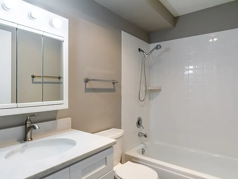 Bathroom 1x1