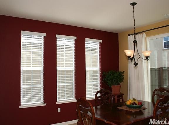3rd image of 109 Talmont Cir