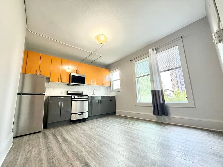 814 Columbia St — Photo 25