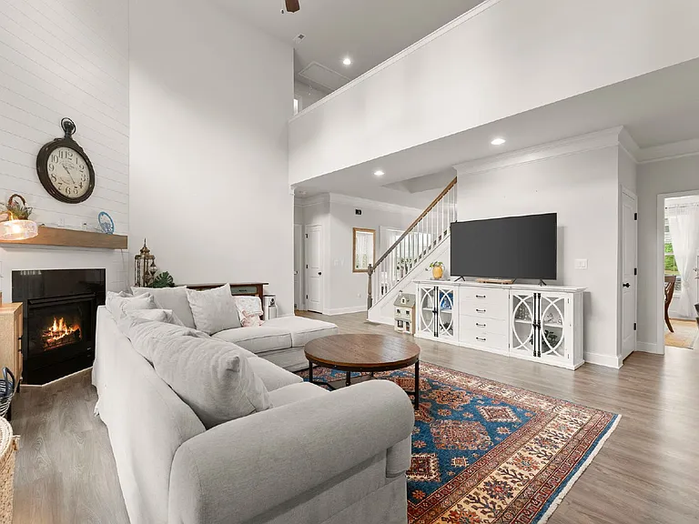 307 Hudson Chase Ct — Photo 9