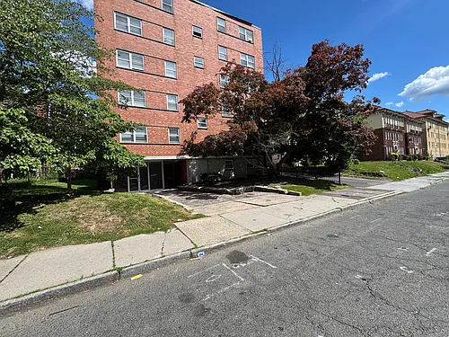 30-32 Gillett St #D06 Photo 1