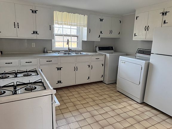 3rd image of 260 Milton Rd