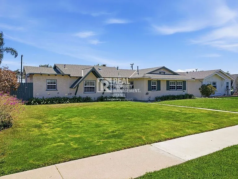 5082 Edinger Ave — Photo 42