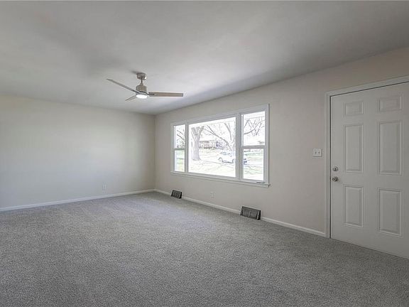4th image of 1321 Skyline Dr