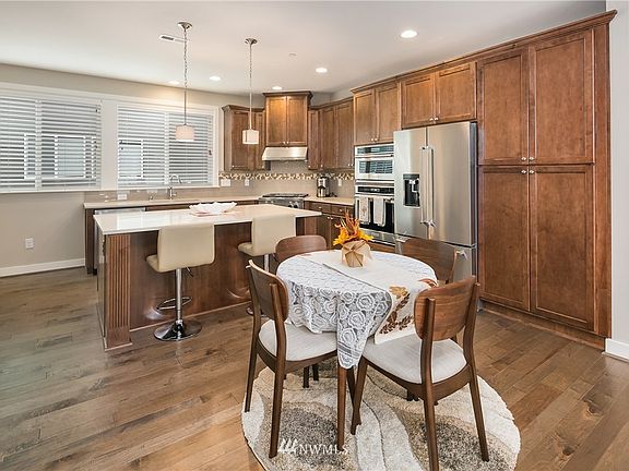 5th image of 23830 SE 45th Pl