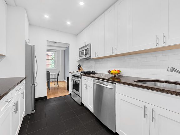 4th image of 63 E 9th St APT 4P