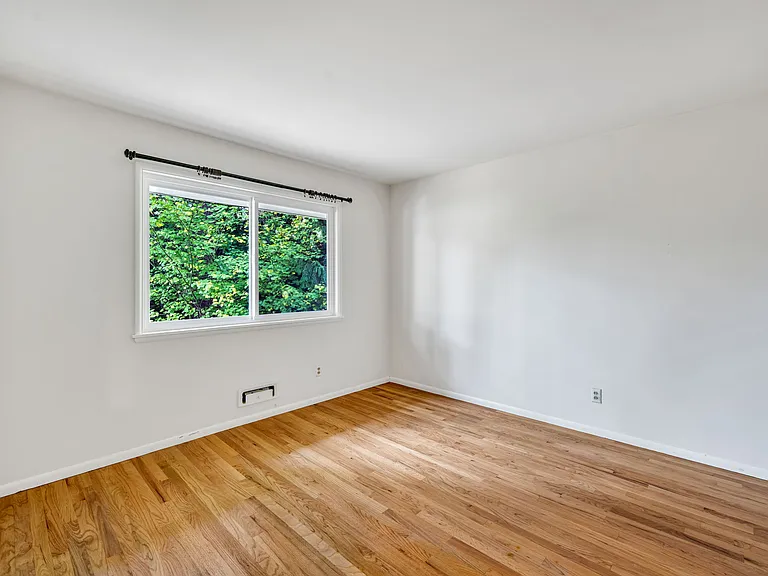 9140 NE 21st Pl — Photo 15