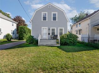 17 Catalpa Ave, Riverside, RI 02915