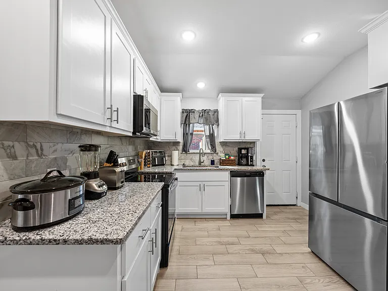 1614 Merritt Dr — Photo 8