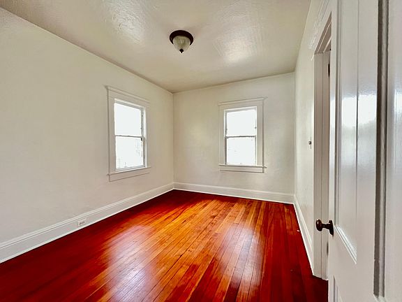 4th image of 4021 Albatross St