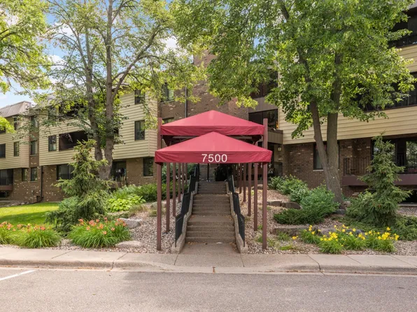 7500 Cahill Rd APT 304C, Edina, MN 55439