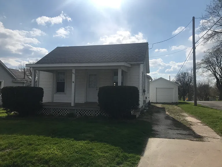 611 N Cemetery St — Photo 14