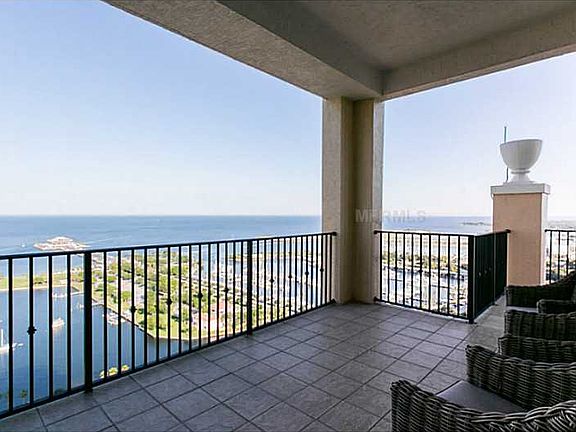 5th image of 300 Beach Dr NE APT 2902