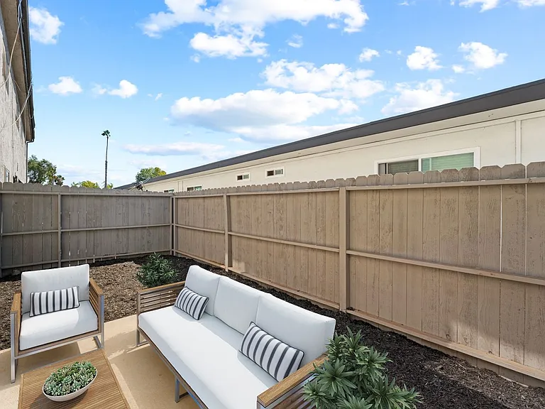 Estancia Apartments — Photo 34