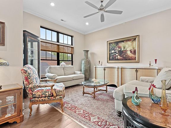 4th image of 354 Chicago St #200