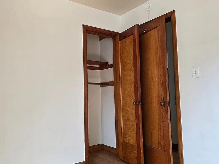 5515-5519 W Martin Dr — Photo 17