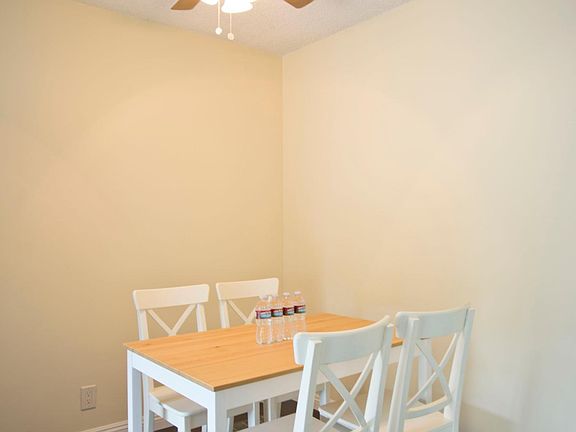 5th image of 210 S Mentor Ave #2